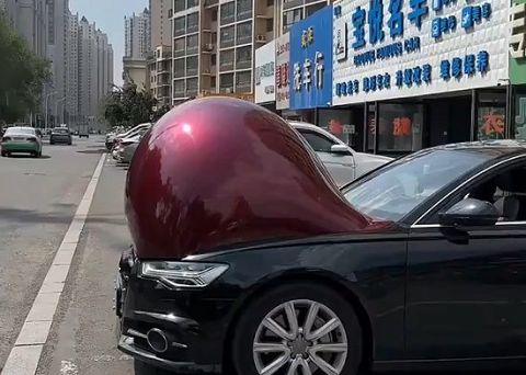 【動画】中国の車、熱で膨らむ