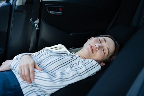 【愕然】運転中ワイ「アカン眠すぎる・・・コンビニで10分だけ仮眠とろ・・・」　→　結果・・・・