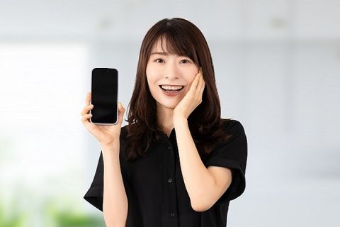 【画像】主婦「あらやだ、スーパーでイケメンが買い物してる!写真撮らなきゃ!」…パシャ!!