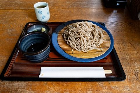 【悲報】一般人「蕎麦を塩で食べるというのが通の食べ方」老舗蕎麦屋「…」　→