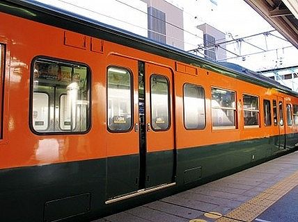 【朗報】電車で隣に高校生女子が座ってきた結果wwwwwwwwwwwwww