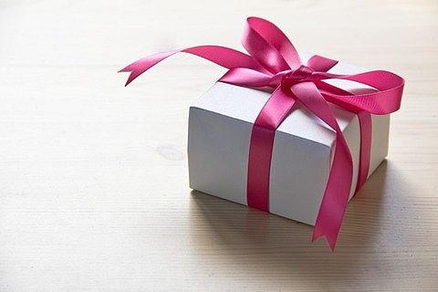 彼氏からのプレゼントが趣味に合いません。皆さんなら正直に伝えますか?