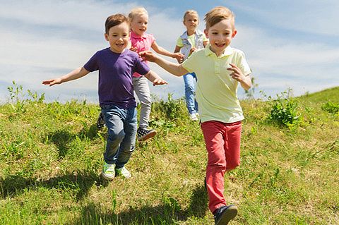 小学生の頃に近所の子供たちで侵入し、勝手に冷蔵庫あさってくつろいでたw