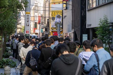 【画像】ホロライブとコラボしたラーメン屋、とんでもない行列が出来るwwwww