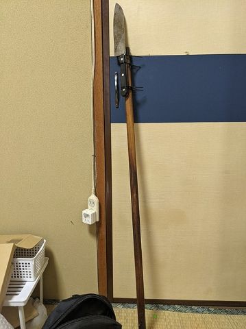 【画像】5ch民が用意した「対闇バイト強盗用武器」、ヤバすぎて草。これで安心か?