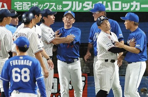 中日・立浪監督、死球巡り一時もみ合いとなった事情説明「こっちは止めていただけ。もちろん当てた側が悪いので申し訳ない」