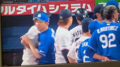 高津vs片岡　仲裁する立浪