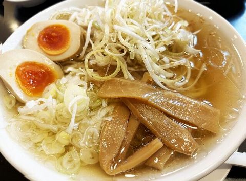 ラーメンにメンマ乗ってることってあるやん