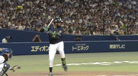 【中日対ヤクルト23回戦】ヤクルト・サンタナ、躓いてこける…