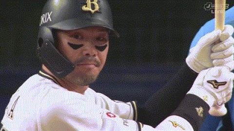 【オリックス対西武25回戦】今季限りで引退のT-岡田、7回の第二打席でライト前ヒット!!!!!!!!!!!!!!!