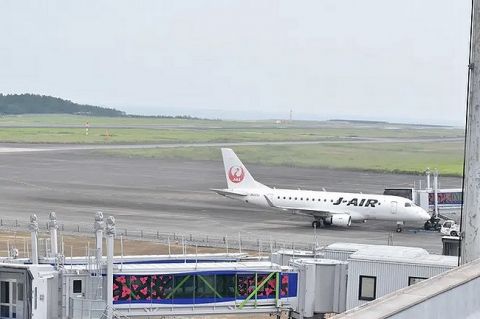 【悲報】宮崎空港陥没により地元から青木引退試合に行けなくなる人が出てしまう