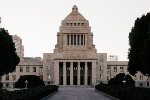 石破内閣、支持率 50.7%