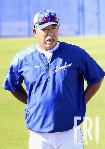 【FRIDAY】中日・井上一樹新監督は「イイヤツだが客が呼べない……」幹部が最初に接触していたのは矢野燿大との声