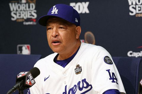 ロバーツ監督、大谷翔平の状態説明「左肩の亜脱臼」「詳細判明まで2、3日はかかる」