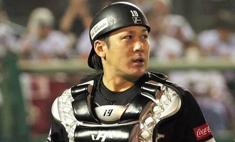 【AERA】甲斐拓也、大山悠輔がFAで巨人移籍なら…　「プロテクト枠」から小林誠司、長野久義が外れる可能性