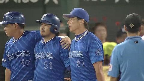 DeNA宮崎敏郎、死球受け途中交代　三浦監督「むち打ちみたいな症状」