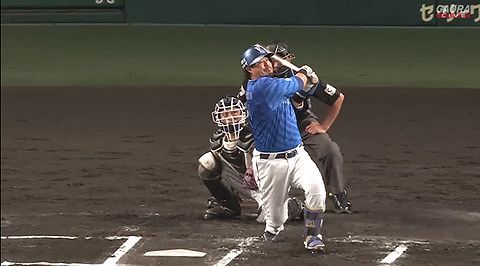 DeNA宮﨑敏郎14号先制2ラン　ポール際を通過した飛球がファール判定でリクエスト→覆らず打ち直し!