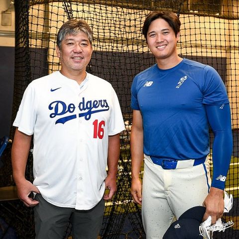 野茂英雄氏が大谷翔平、山本由伸とツーショット記念撮影　ドジャース公式Xが公開　OBイベントに背番号「16」姿で登場