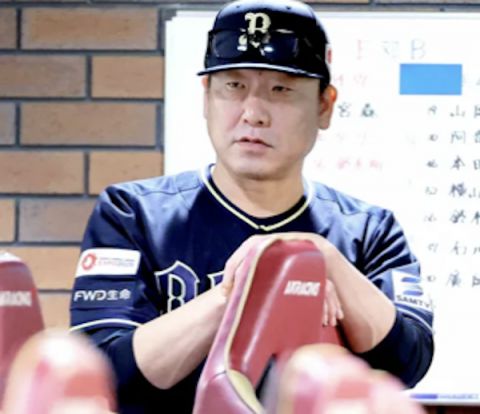 オリックス中嶋聡監督、電撃辞任　試合後に選手らに伝える