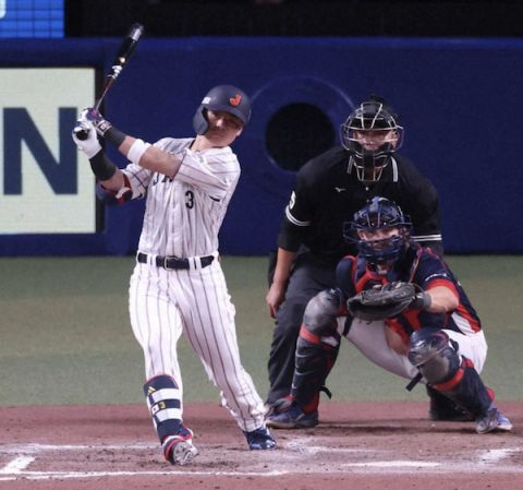 【朗報】侍ジャパン清宮幸太郎、初打席でタイムリーツーベースキタ━━━━(゜∀゜)━━━━!!