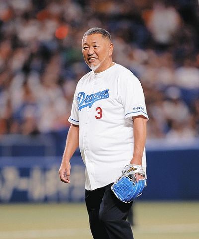 清原和博さんがバンテリンドームで始球式　おなじみの『とんぼ』で登場、背番号3を背負いワンバン投球