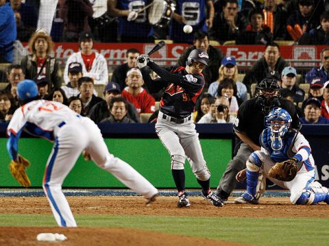 WBC史上最高のシーン「イチローのアレ」「大谷トラウトのアレ」どっち?