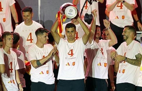 スペイン代表ロドリ、EURO優勝祝賀会で「ジブラルタルはスペイン」と歌い物議