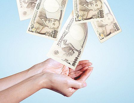 【朗報】政府、ガチのマジで10万円給付!!!!!