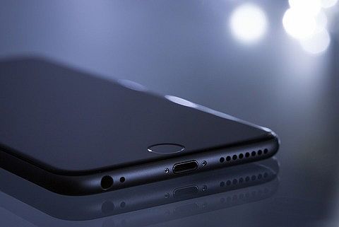 【悲報】iPhoneホームボタンおじさんwwwwwww