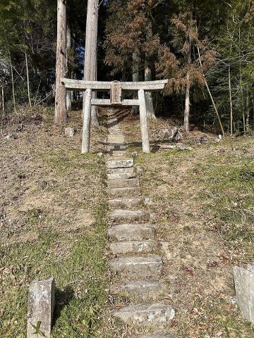 【画像】地図にない神社見つけた...【謎解き】