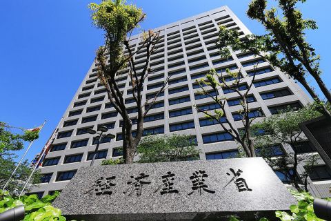 【社会】経産省が女性トイレ制限を撤廃した理由とその影響とは?