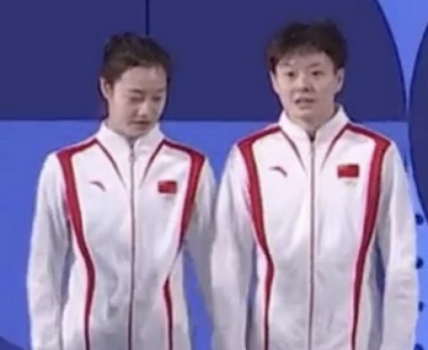 【画像】中国の女子シンクロ飛び込み選手さん、完全に「やってる」模様www
