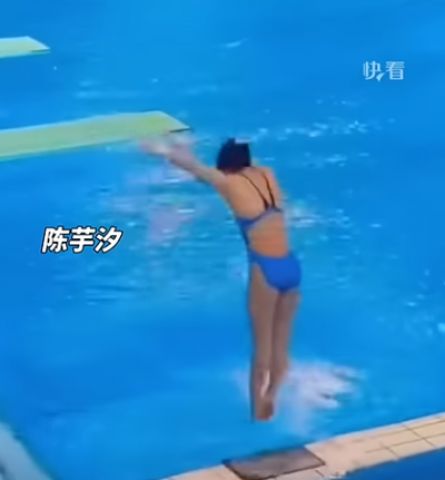 【動画】「飛び込みを終わらせた女」の名を持つ中国選手、凄すぎる