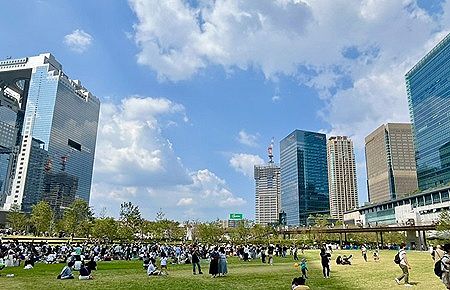 【画像】大阪梅田のド真ん中にできた緑地公園がコチラww