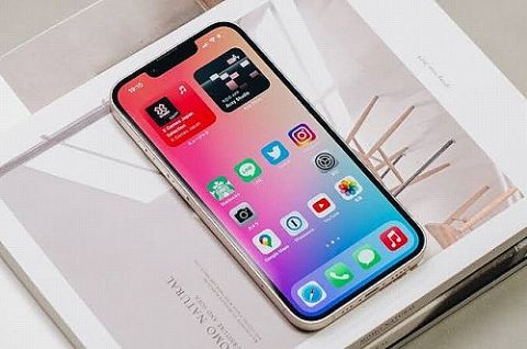 【画像】iPhoneさん、ios18でとんでもない「革命的技術」を実現される模様wwwww