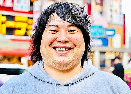 【悲報】へずまりゅう、実家に高級肉を贈るも家族から縁を切られる