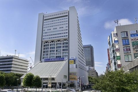 【悲報】閉館した中野サンプラザさん、跡地ビルの建設費が900億円高騰し着工も延期