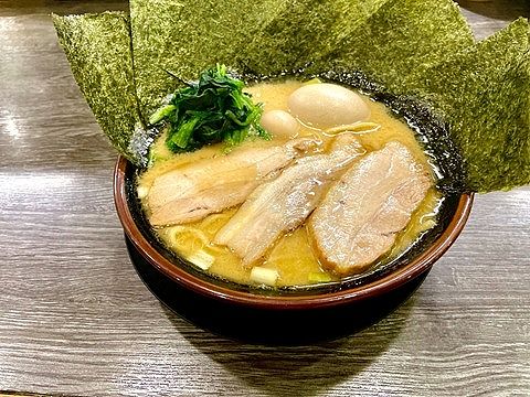 【画像】ラーメンにトッピングされている海苔の正しい食べ方が明らかになる