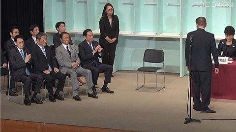 【画像】石破総裁決定で拍手しない麻生wwwwwwww